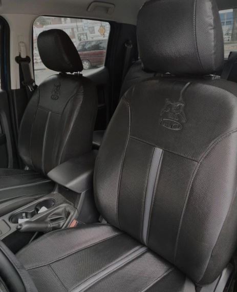 Negro con línea gris