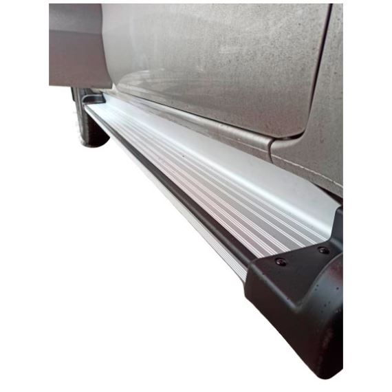Estribos Planos de Aluminio - Hilux (2016 a 2025)